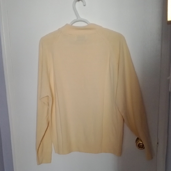Vintage Pit To Pit 23.Sears Cream Crewneck Sweater Classic Knit - Picture 8 of 8